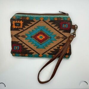 🐼 3/$25 southwest printed wristlet